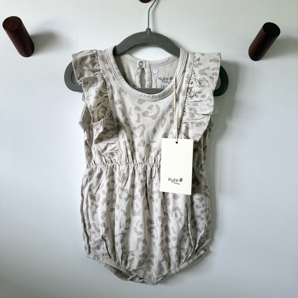 Kyte BABY Bubble Romper in Oat Leopard